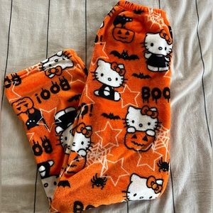 SUPER SOFT HELLO KITTY THEMED PAJAMA PANTS🧡🖤
